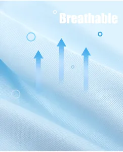 Gros plan détaillé sur un tissu en soie glacée bleu clair à texture respirante