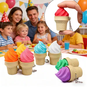 Vista detallada de coloridos llaveros de helado impresos en 3D con textura realista