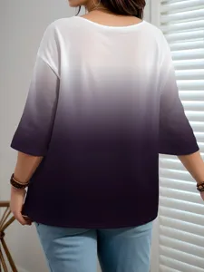 Vista posteriore della maglietta girocollo casual da donna con sfumatura viola