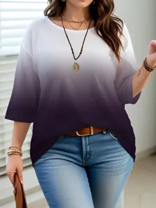 Vista dettagliata di una maglietta casual da donna con sfumatura bianco-viola e maniche a 3/4