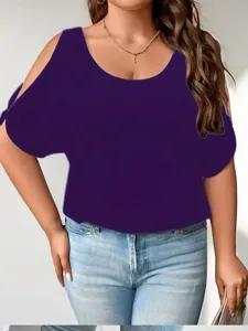 Vista dettagliata dell'elegante maglietta viola con maniche scoperte per la moda estiva