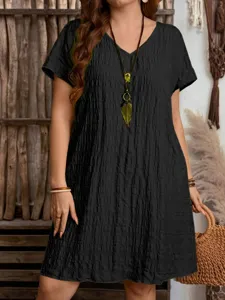 Women Plus Size V-Neck Crinkled Dress Solid Color Short Sleeve Loose Fit Casual Bohemian Summer Polyester Midi Dress