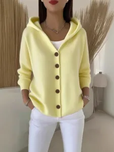 Cardigan en maille à capuche jaune pâle pour femme avec boutons et texture douce