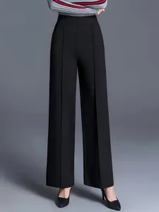 Elegante Damenhose mit hoher Taille und weitem Bein in klassischem Schwarz für einen Look