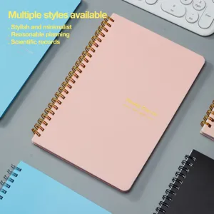 Planner settimanale a spirale A5 non datato con copertina pastello minimalista.