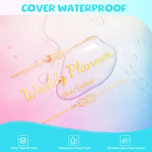 Nahaufnahme eines wasserdichten Wochenplaners mit klarem PP-Einband und goldener Schrift.
