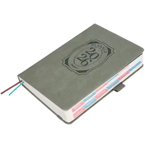 Agenda A5 2026 con copertina strutturata e linguette mensili colorate