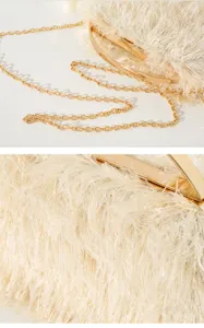 Detailansicht der eleganten Kunstpelz-Abendtasche mit Quastentextur und goldener Kette