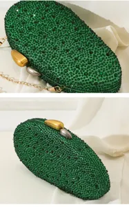 Nahaufnahme einer grünen Luxus-Abendtasche mit Strasssteinen und eleganten Details