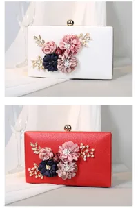 Elegante weiße und rote florale Clutch-Taschen für Abendbankette und formelle Anlässe.