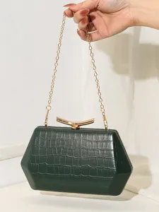Vintage smaragdgrüne Abendtasche mit Krokodilprägung und eleganter goldener Kette