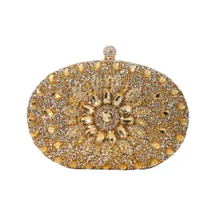 Luxuriöse goldene Abendtasche mit Kristallblumen für formelle Partys und Hochzeitsfeiern