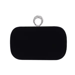 Elegante Abendtasche aus schwarzem Samt mit glitzerndem Strass-Ringverschluss-Griff
