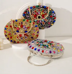Collection de pochettes de soirée de luxe en strass dorés, argentés et noirs pour femmes