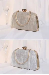 Detailansicht eleganter funkelnder Abendtaschen in Champagnergold und Silber für Damen