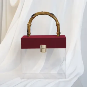 Elegante transparente Acryl-Hochzeitsgeschenkbox mit rotem Samtdeckel und echtem Bambusgriff
