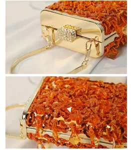 Detaillierte Makroansicht der orangefarbenen Pailletten auf der Vintage-Clutch Bag