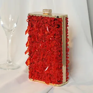 Elegante rote Abendtasche mit Perlen, Pailletten, Goldrahmen und Kristallverschluss