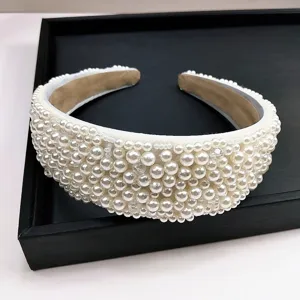 Serre-tête large vintage cousu main avec perles pour coiffure élégante de mariée