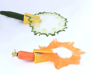 Detailaufnahme des manuellen Gemüseschärfers zum Schneiden von Gurken für Masken