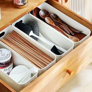 Minimalistische weiße Schubladen-Organizer aus Kunststoff für Küche und Make-up