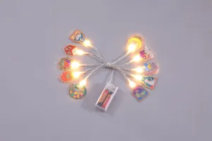 Guirlande LED Ramadan avec lunes et châteaux en acrylique, détail de lumière chaude