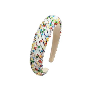 Lujosa diadema barroca de cristal colorido acolchada con parte superior de cráneo alta