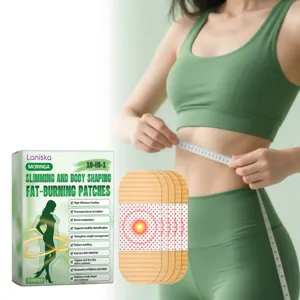 Gros plan sur les patchs amincissants Laniska Moringa avec un mannequin mesurant sa taille