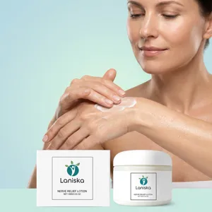 Vue détaillée de l'application de la lotion Laniska Nerve Relief avec emballage visible