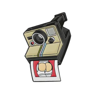 Pin de Esmalte de Cámara Instantánea Divertido Broche de Aleación de Foto de Dibujos Animados Insignia de Cámara de Arco Iris