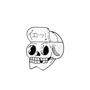 Detaillierte Makroaufnahme einer Cartoon-Totenkopf-Brosche aus Legierung für Halloween