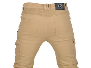 Vista posterior detallada de los pantalones de moto VOLERO caqui con cintura elástica