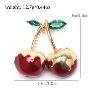 Vue détaillée de la jolie broche cerise montrant les dimensions et le poids de 12,7g