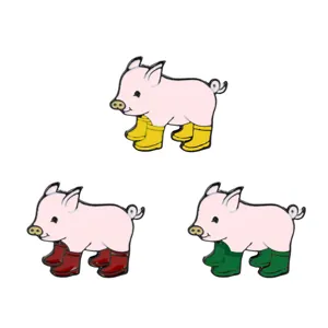 Creative Pink Pig Brooch With Boots Cartoon Animal Enamel Pin Alloy Brooch For Backpack Denim Jacket Lapel Accessory Gift