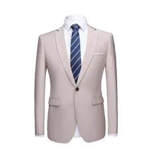 Detail van een beige slim-fit herenkostuumjas op een paspop voor heren.