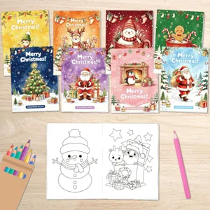 Vista dettagliata di 8 libri da colorare natalizi con copertine festive e pagine aperte