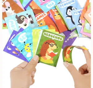 Nahaufnahme flexibler Tier-Memory-Karten für Kinder aus langlebigem Kartonmaterial