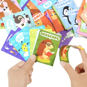 Farbiges Lernkartenspiel mit Tiermotiven für das Konzentrationstraining von Kindern