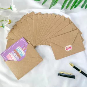 Lot d'enveloppes en papier kraft avec carte d'anniversaire colorée et autocollants