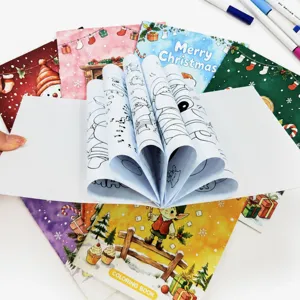 Vista dettagliata delle pagine interne del libro da colorare di Natale a forma di cuore