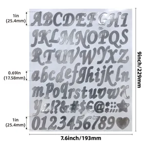 Detailansicht der silbernen Buchstaben und Zahlenaufkleber mit Größenangaben in Zoll und mm