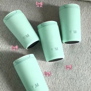 Detailansicht von vier minzgrünen 12oz Vakuum-isolierten Edelstahl-Kaffeebechern