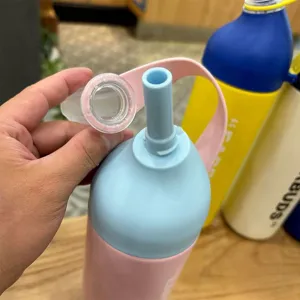 Borraccia sportiva in acciaio inox 316 con cannuccia e cinturino in silicone rosa