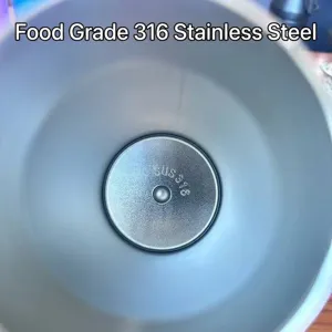 Interior detail of 316 food grade stainless steel vacuum insulated sports water bottle