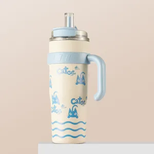 Vista dettagliata del bicchiere termico da 40oz in acciaio inox con motivi a gatto