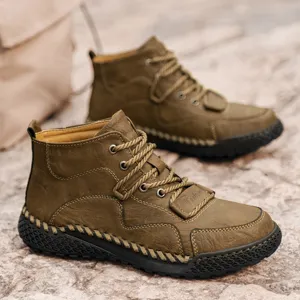Botas Martin de hombre cosidas a mano en verde oliva para actividades de senderismo