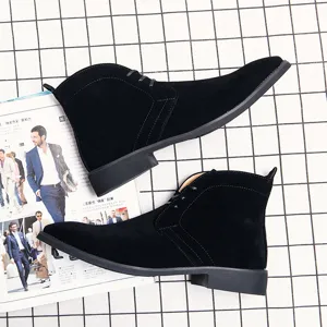 Stivali Chelsea da uomo in pelle scamosciata nera stile British con punta appuntita