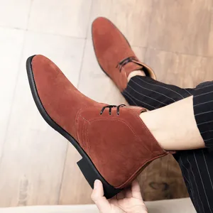 Stivaletti classici da uomo in pelle scamosciata rosso mattone stile britannico