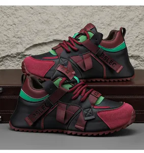 Vue détaillée de profil des baskets de sport color-block pour hommes en bordeaux et noir