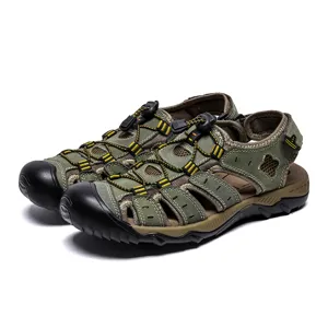 Sandales de plein air durables pour hommes en cuir vert olive à bout fermé pour l'été.